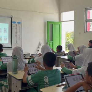 Digital Learning in Class with Kipin at SD Islam Al-Azhar Cairo Pagar Alam