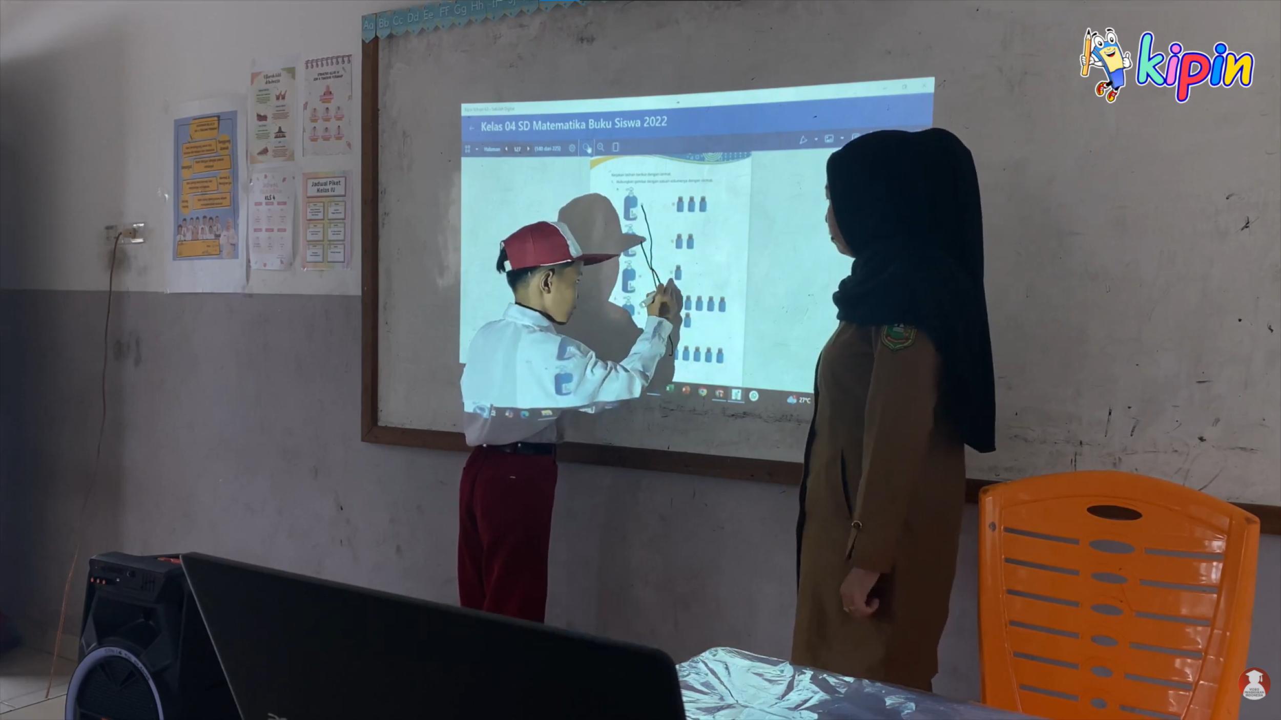 Kipin facilitates digital learning in class with students