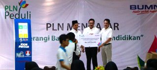 PLN  – BUMN Mengajar Gunakan KIPIN di SMA Negeri 5  Mataram – Nusa Tenggara Barat